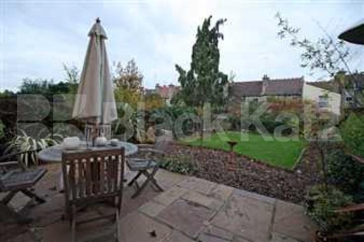 			4 Bedroom, 1 bath, 1 reception House			 Harcourt Road, Alexandra Palace